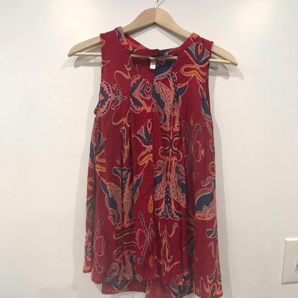 Xhilaration Flowy Gauze Sleeveless Blouse